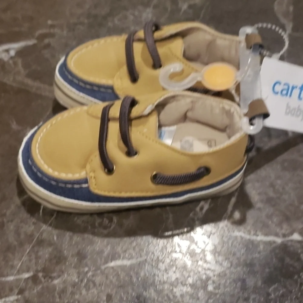 NWT  Carters baby shoes‎